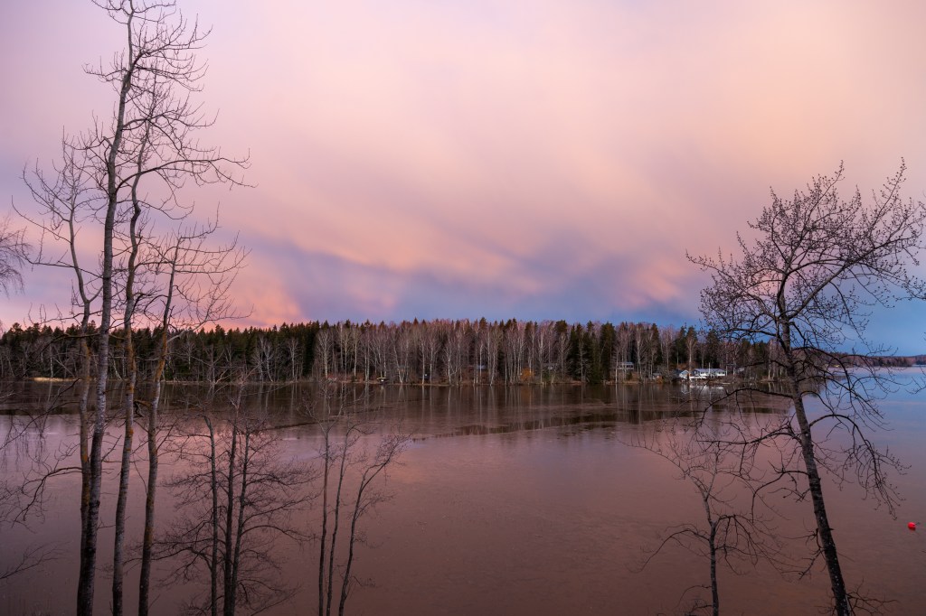 1st week in Lohja, escaping coronavirus, sunrise in Lohjanjärvi