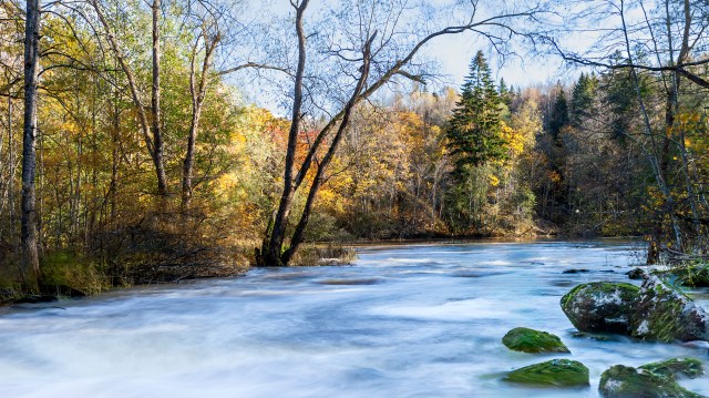 Sjundby castle, linna, Siuntio, river, joki, Finland @Minna Jacobson, autumn colors
