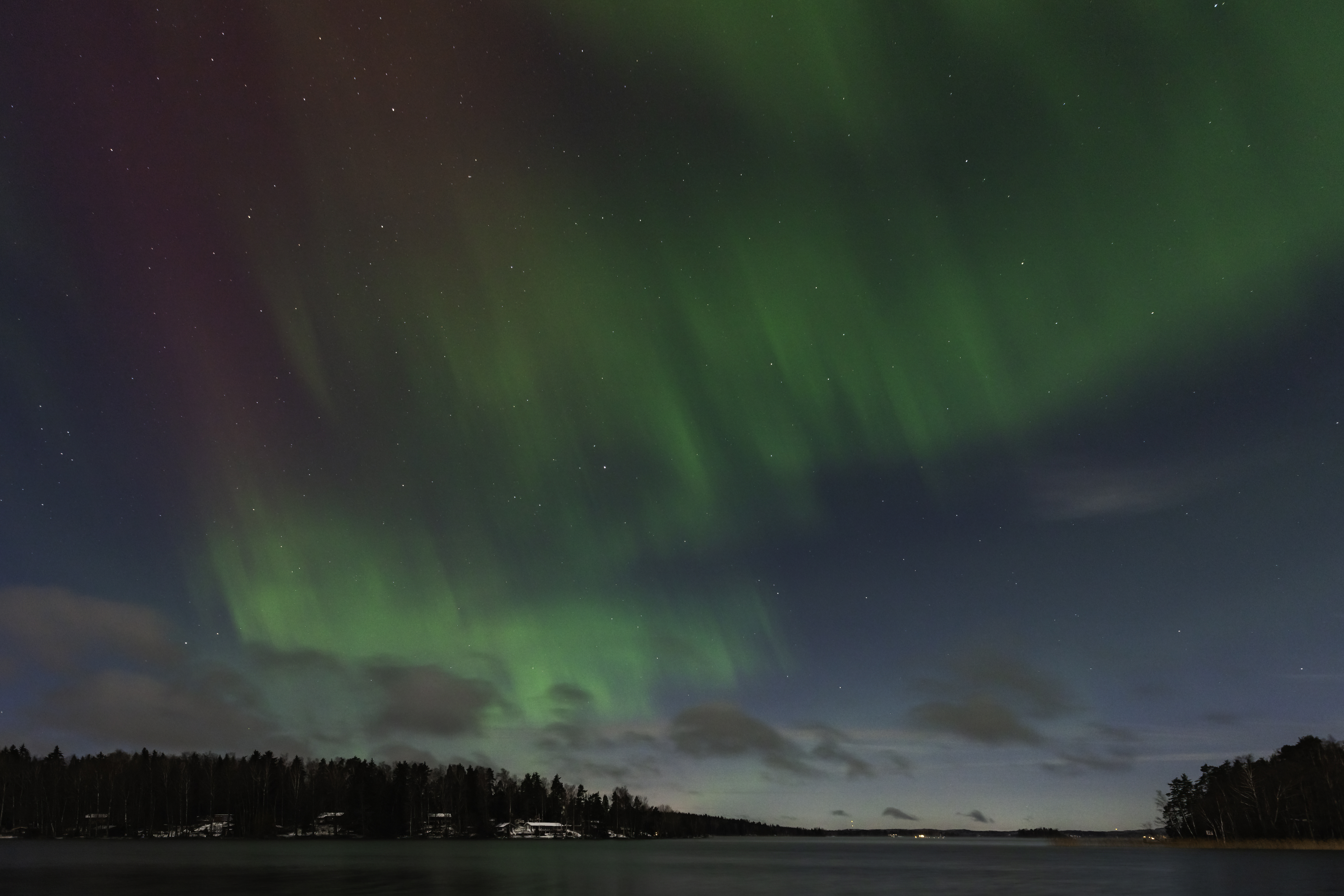 Celestial Symphony: Captivating Night of Northern Lights – MINNA