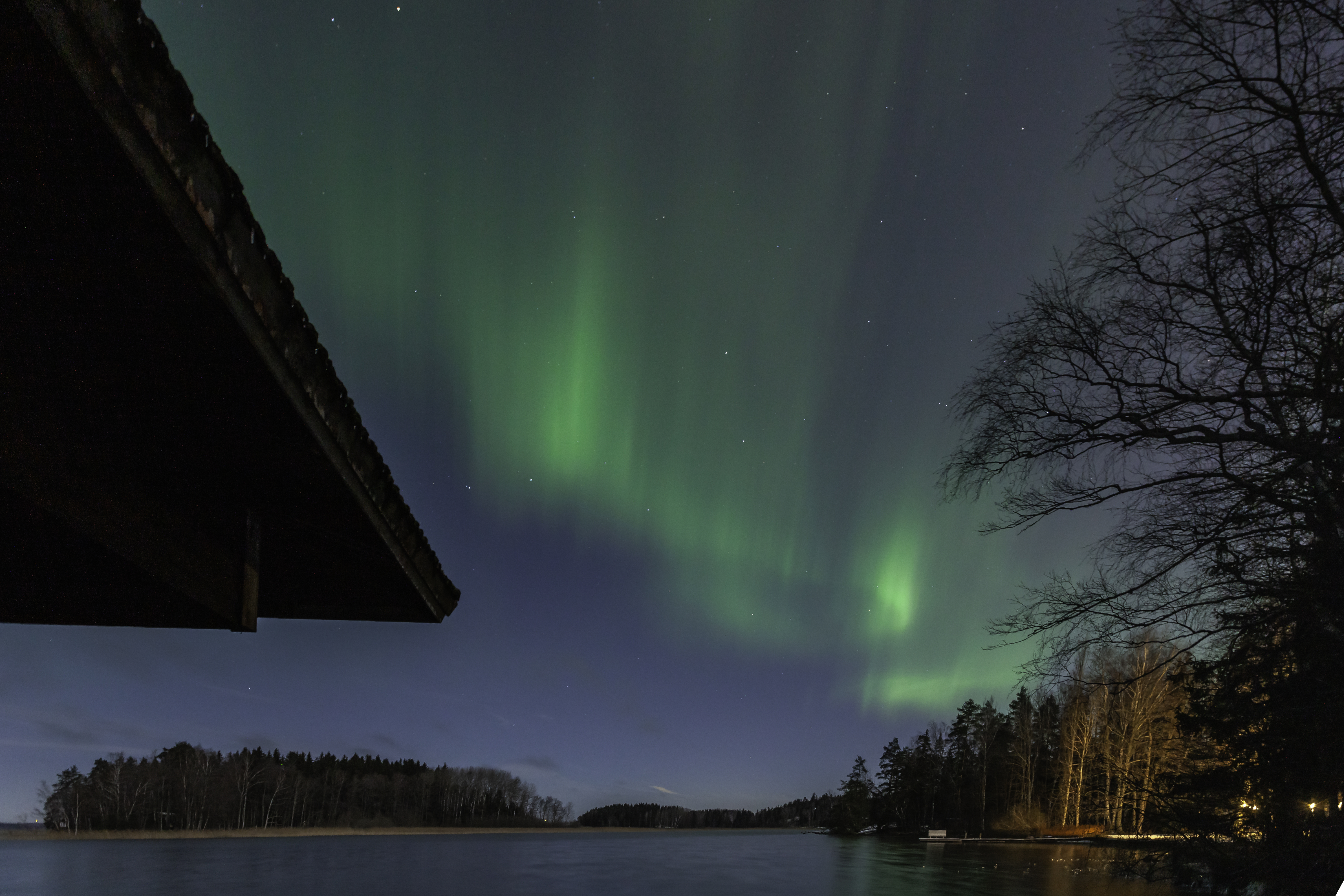 Celestial Symphony: Captivating Night of Northern Lights – MINNA